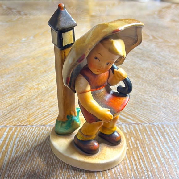 Napco Other - NAPCO April Showers Japanese Ceramic Collectable Figurine AH3F
